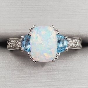 10k White Gold Opal Ring